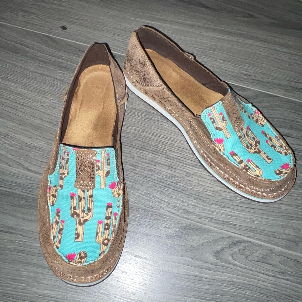Ariat Cruisers